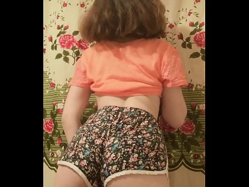 ❤️ سیکسی ځوان ماشوم په کیمره کې خپل شارټونه لرې کوي ❌ ﹏